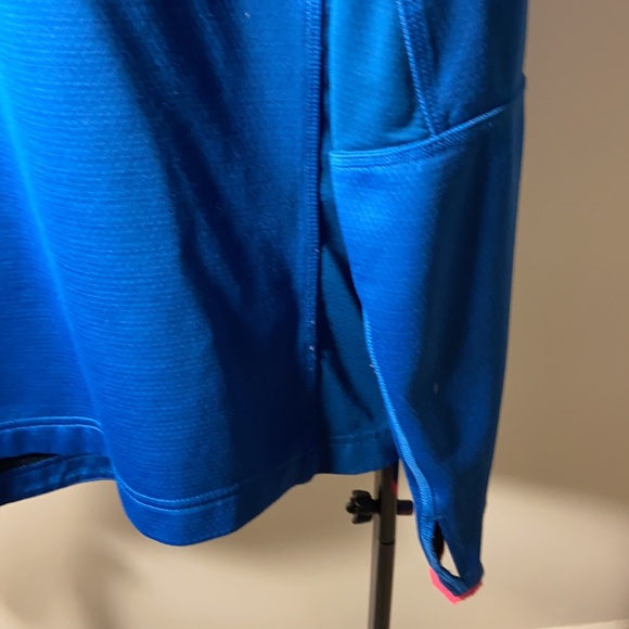 Reebok - Picture 3 of 6